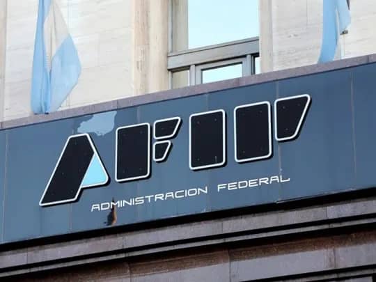 La AFIP reglamentó la exención de ganancias para salarios de hasta $880.000 0