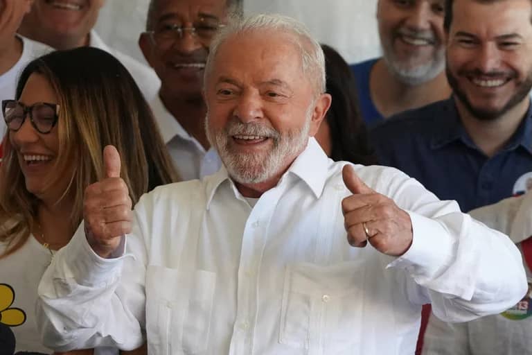 Lula da Silva derrotó a Jair Bolsonaro por una ventaja mínima y será nuevamente presidente de Brasil 0
